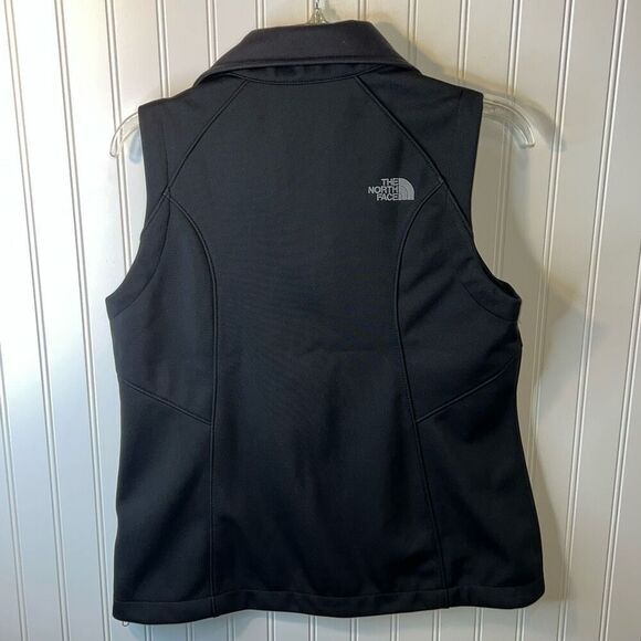 The North Face Womens Vest Black Medium Windwall Slim Fit Happy Face Patches NWT - Picture 9 of 13
